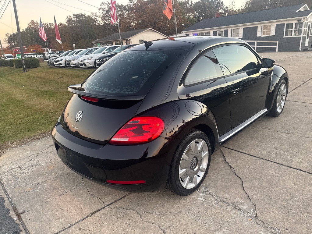 2016 Volkswagen Beetle Image 11