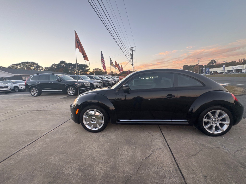 2016 Volkswagen Beetle Image 14