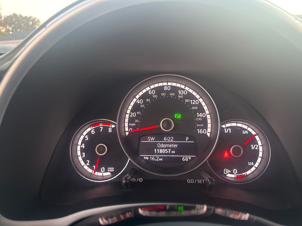 2016 Volkswagen Beetle Image 22