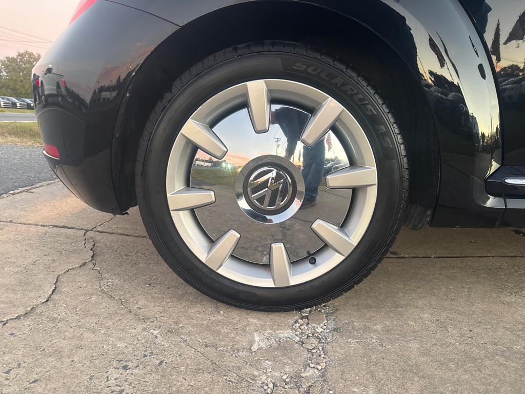 2016 Volkswagen Beetle Image 39