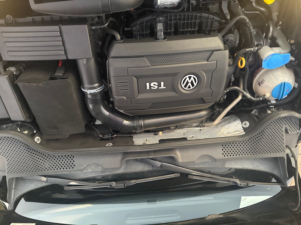 2016 Volkswagen Beetle Image 41