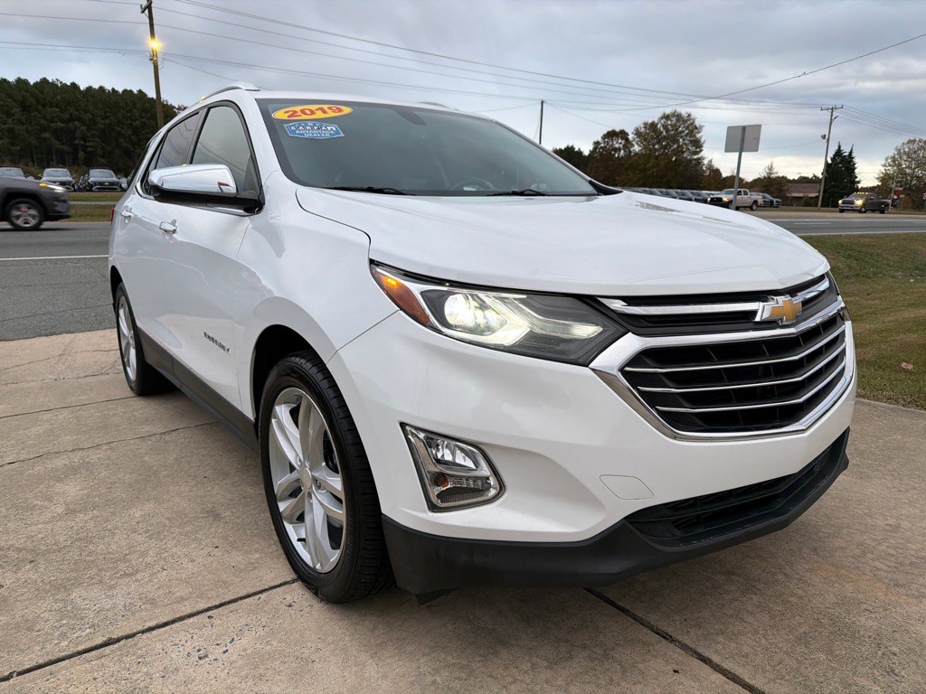 2019 Chevrolet Equinox Image 2
