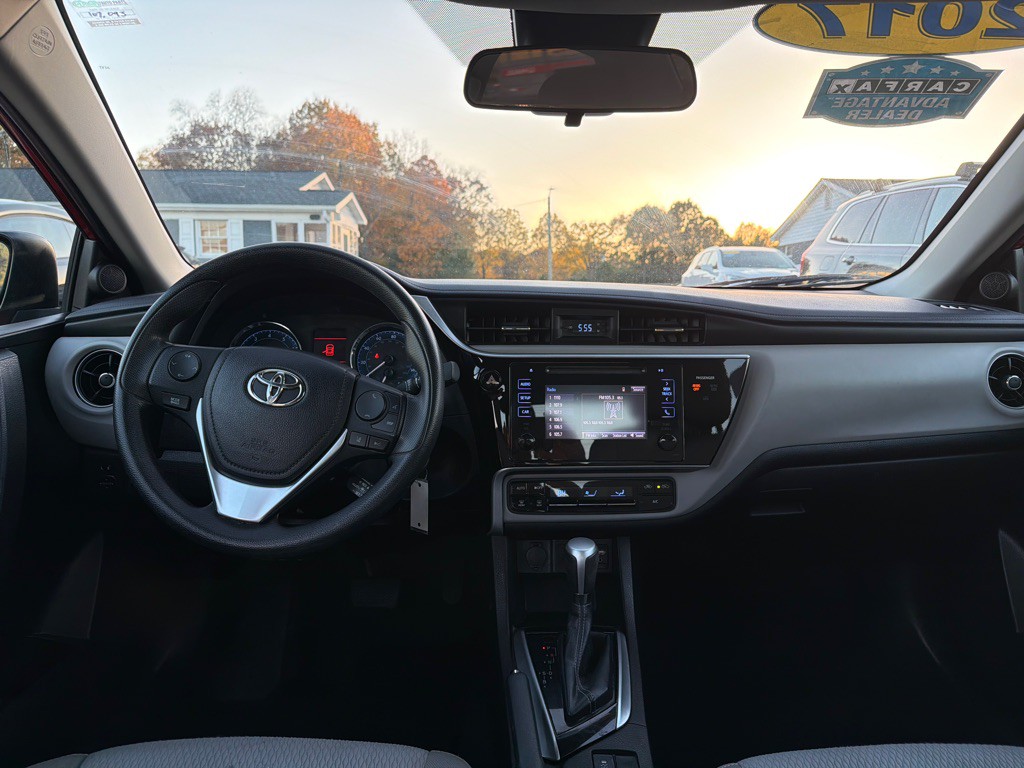 2017 Toyota Corolla Image 16