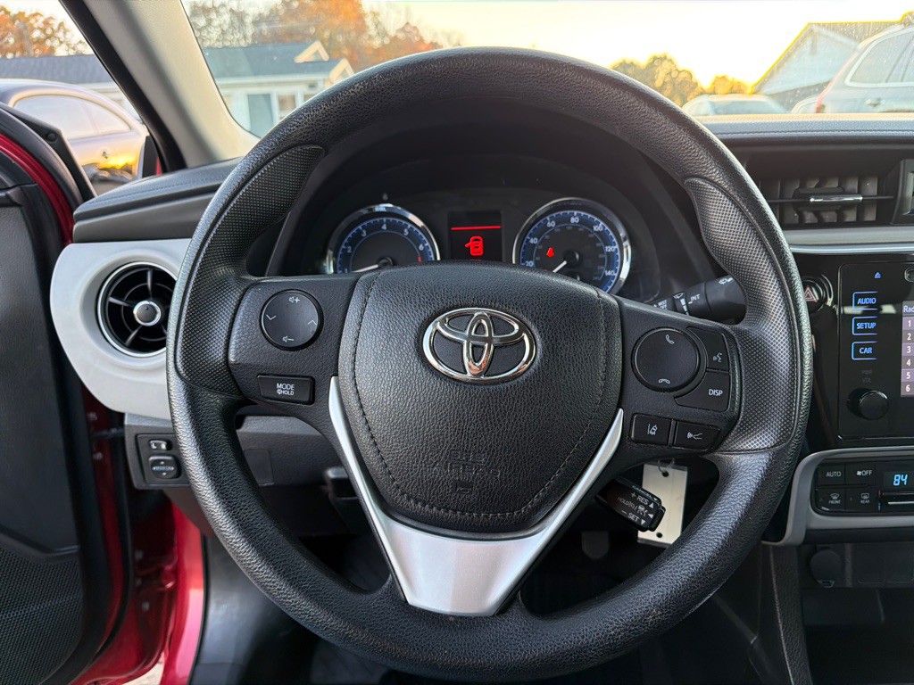 2017 Toyota Corolla Image 19