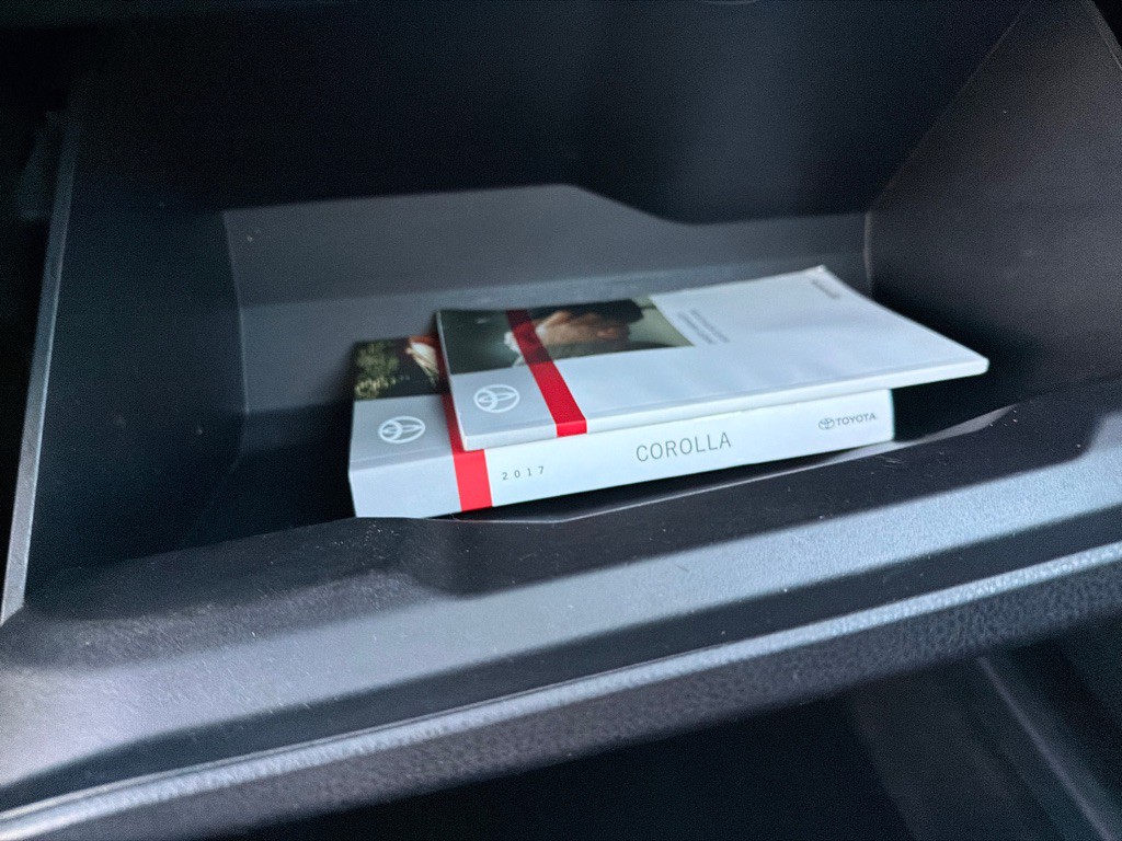 2017 Toyota Corolla Image 26