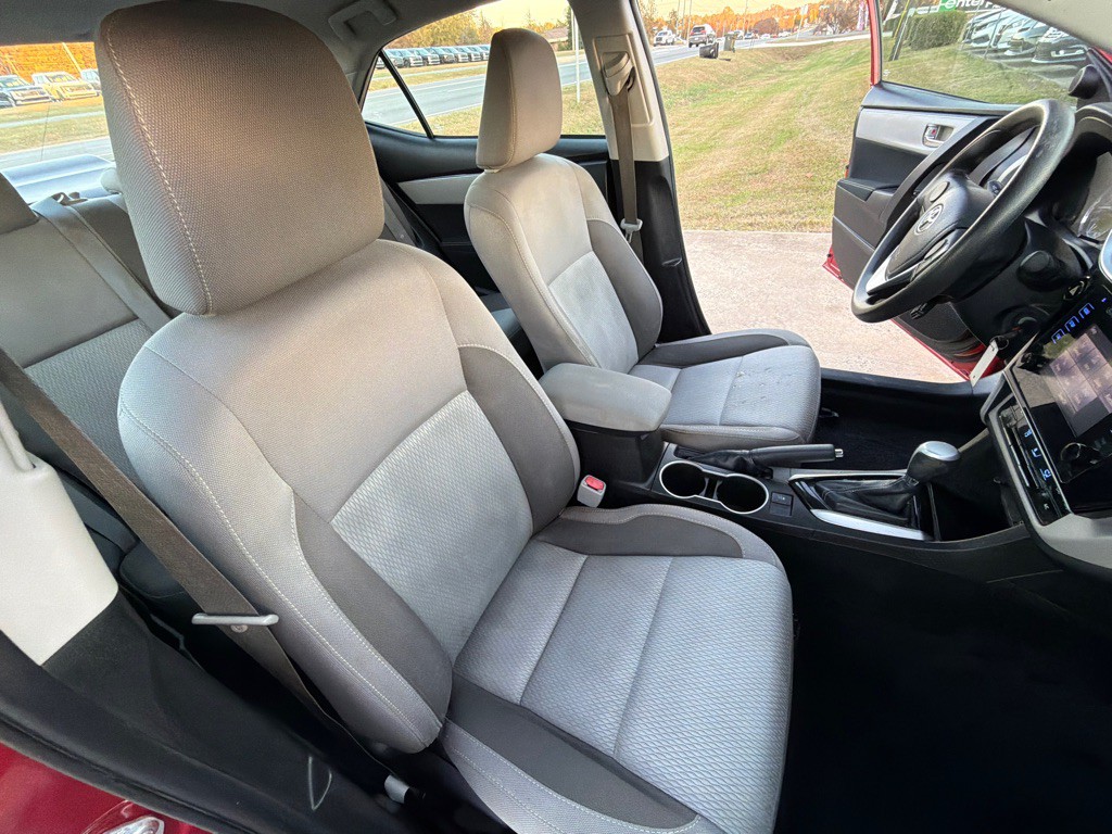 2017 Toyota Corolla Image 29