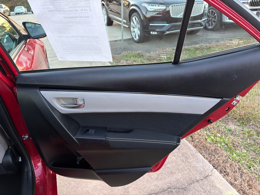 2017 Toyota Corolla Image 35