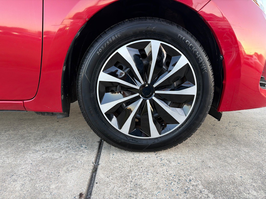 2017 Toyota Corolla Image 37