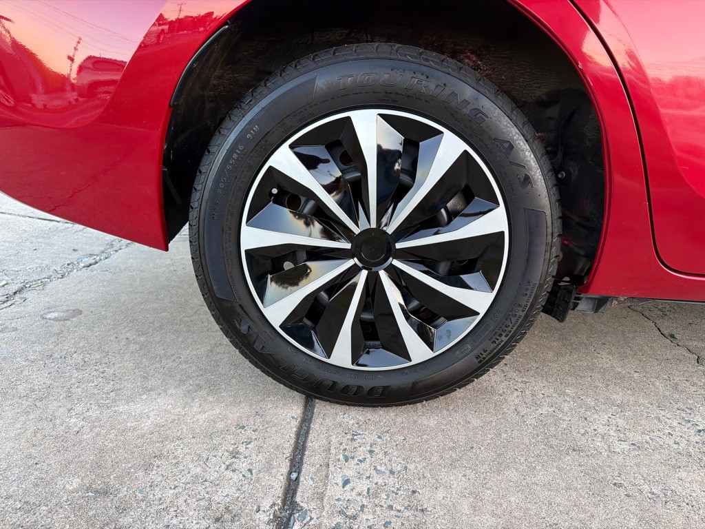 2017 Toyota Corolla Image 38