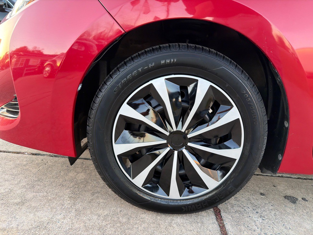 2017 Toyota Corolla Image 40