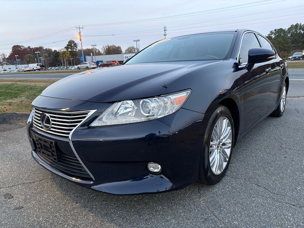 2015 Lexus ES Image 1