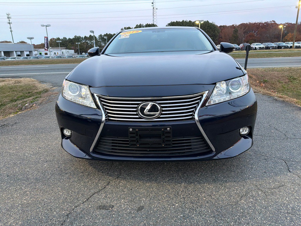 2015 Lexus ES Image 3