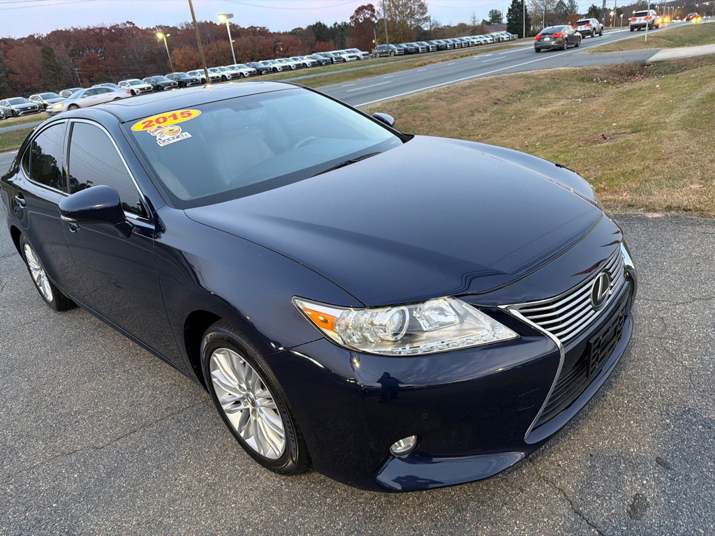 2015 Lexus ES Image 5