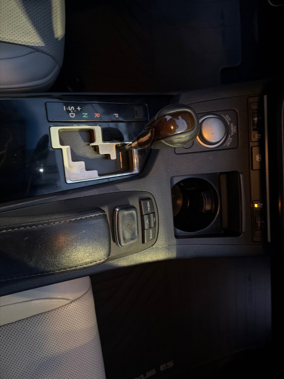 2015 Lexus ES Image 24