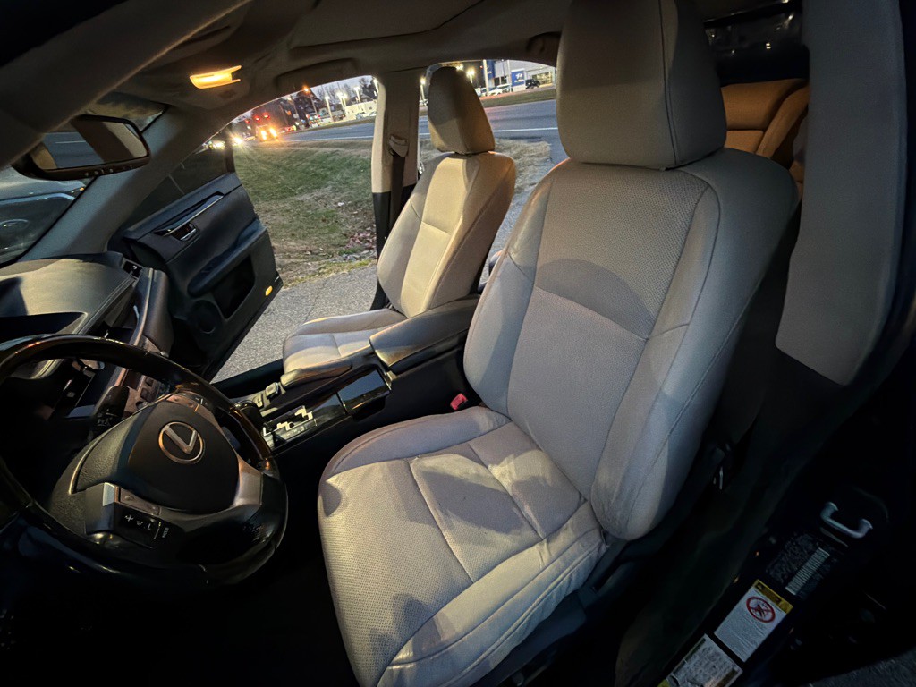 2015 Lexus ES Image 32