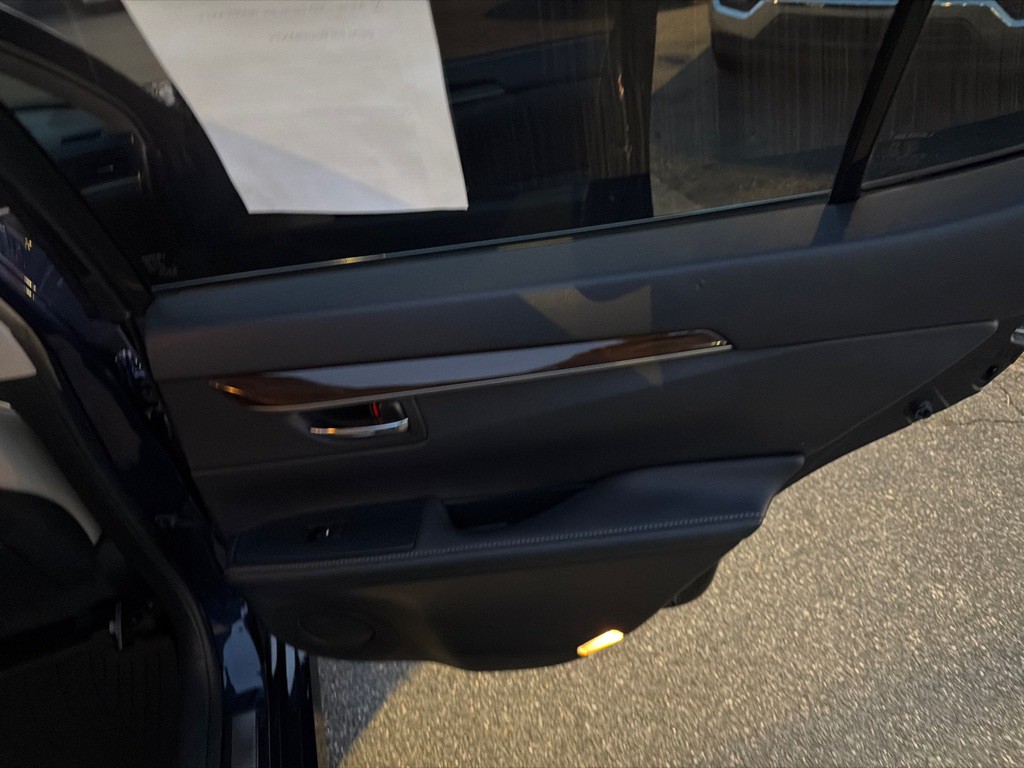 2015 Lexus ES Image 35