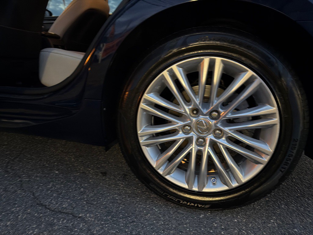 2015 Lexus ES Image 39