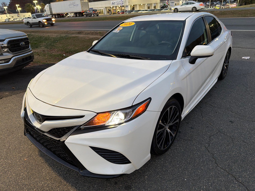 2020 Toyota Camry Image 4