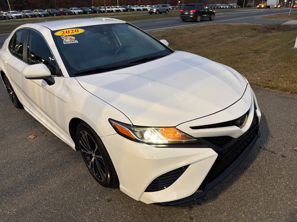 2020 Toyota Camry Image 5