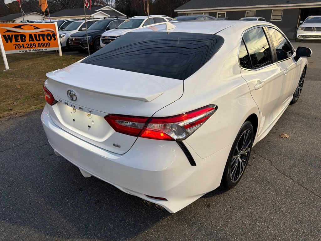 2020 Toyota Camry Image 8