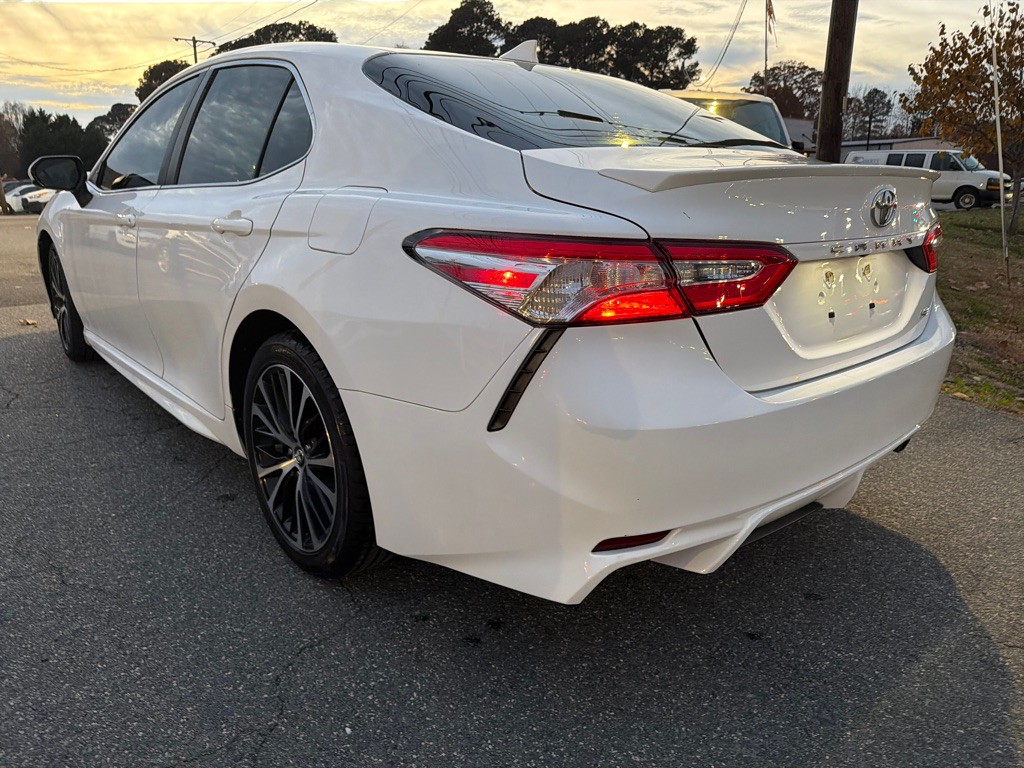 2020 Toyota Camry Image 10