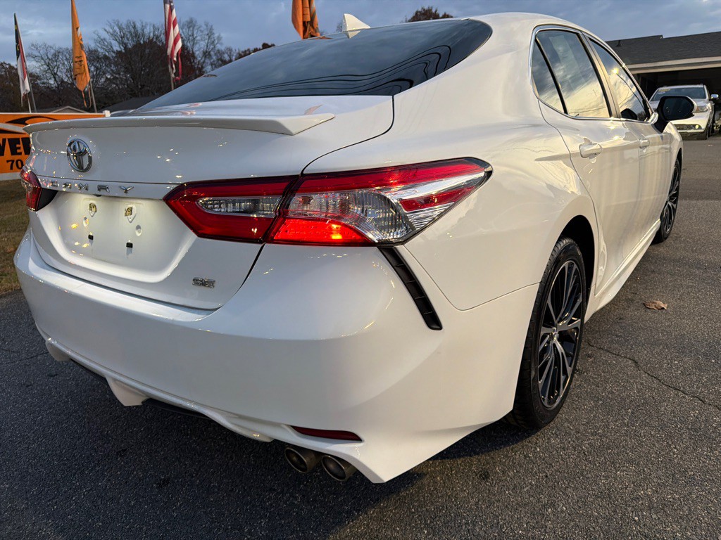 2020 Toyota Camry Image 11