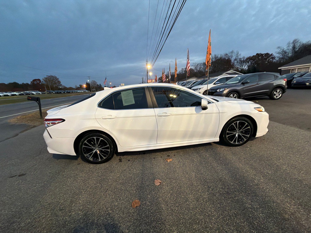 2020 Toyota Camry Image 13