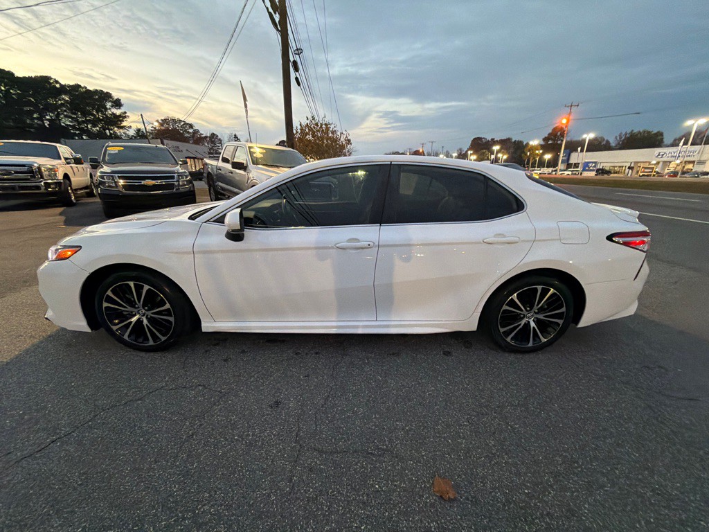 2020 Toyota Camry Image 14