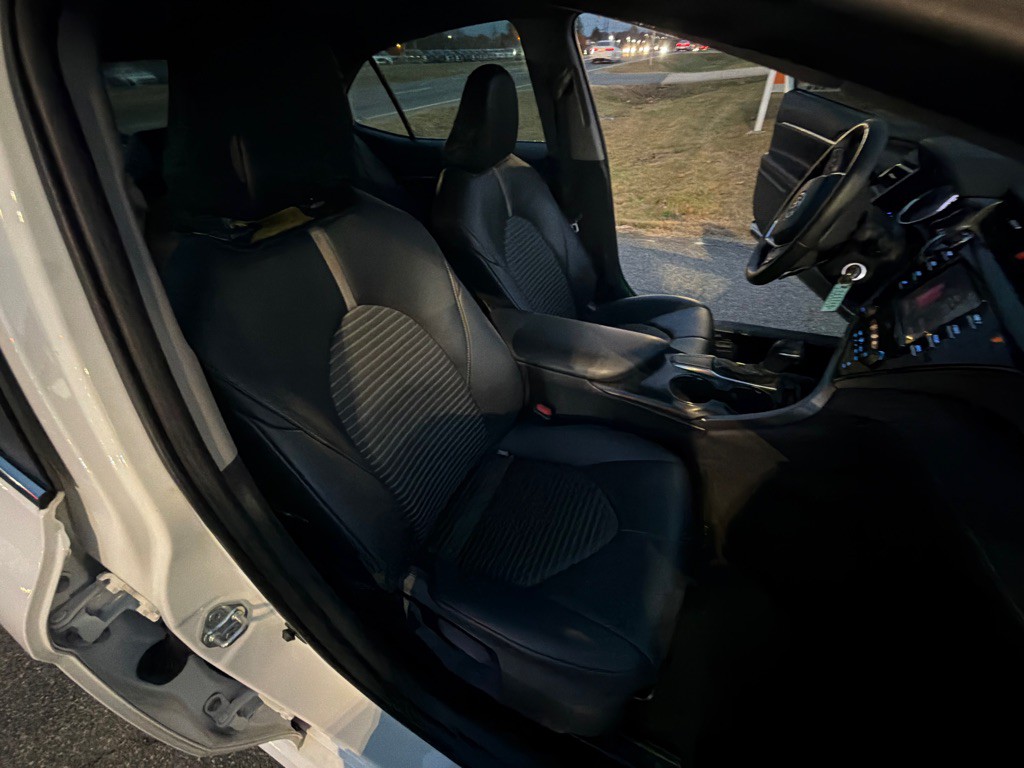 2020 Toyota Camry Image 17