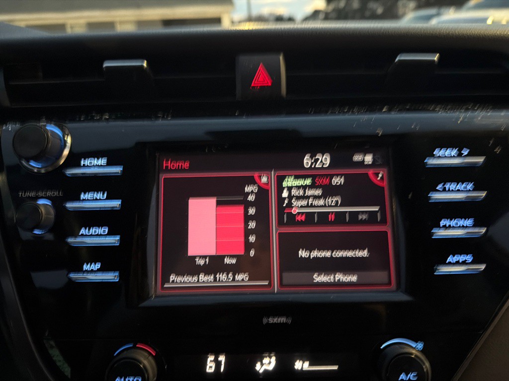 2020 Toyota Camry Image 20