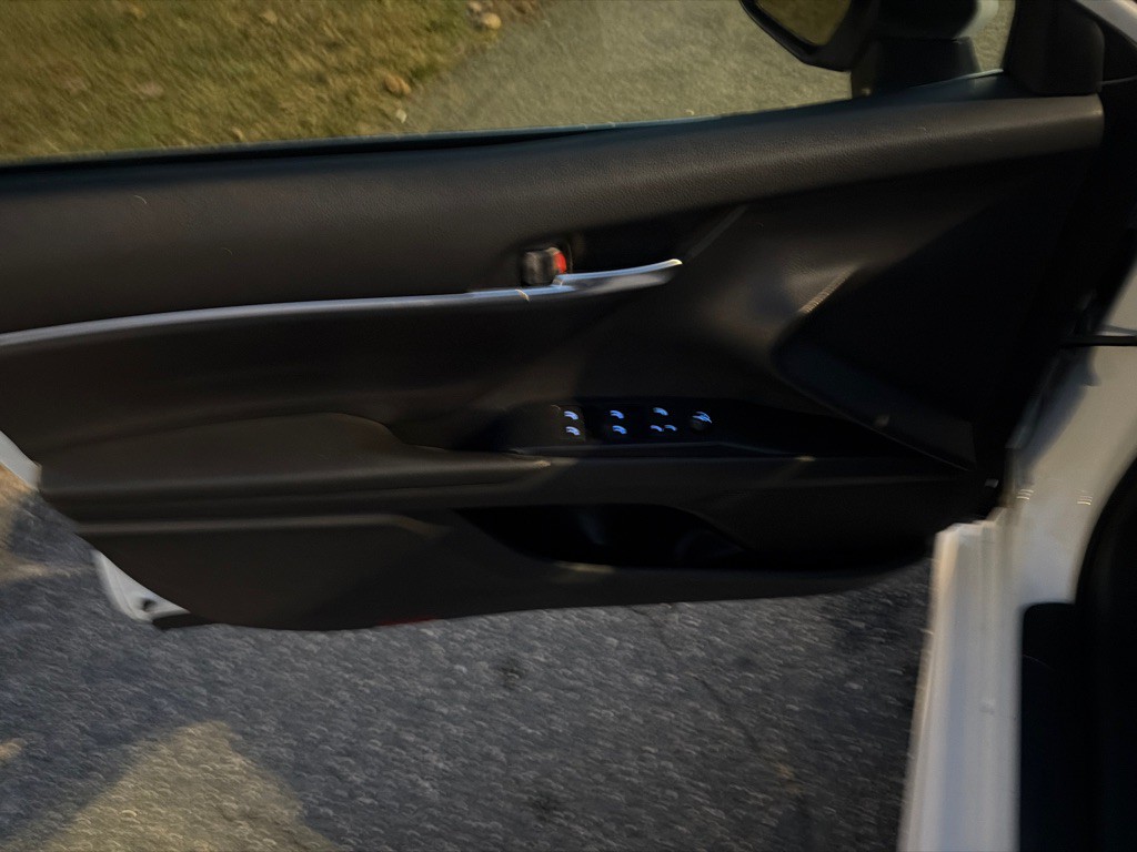 2020 Toyota Camry Image 30