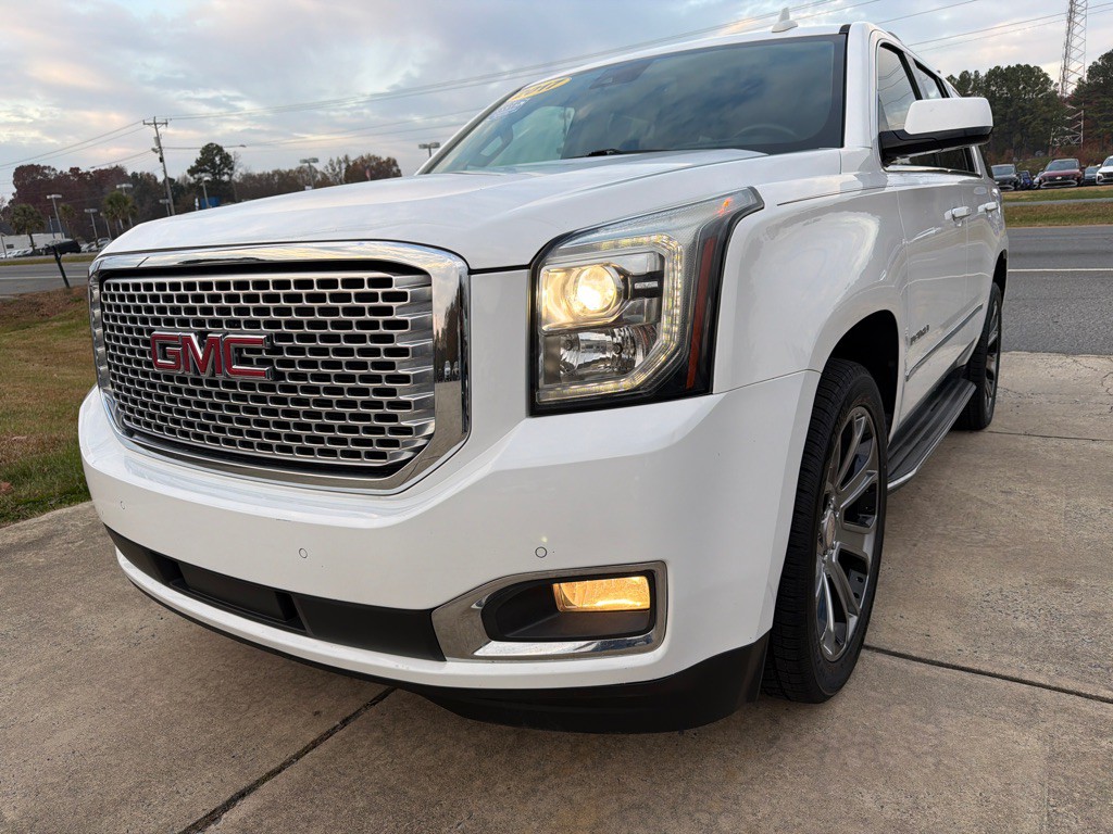 2017 GMC Yukon Image 1