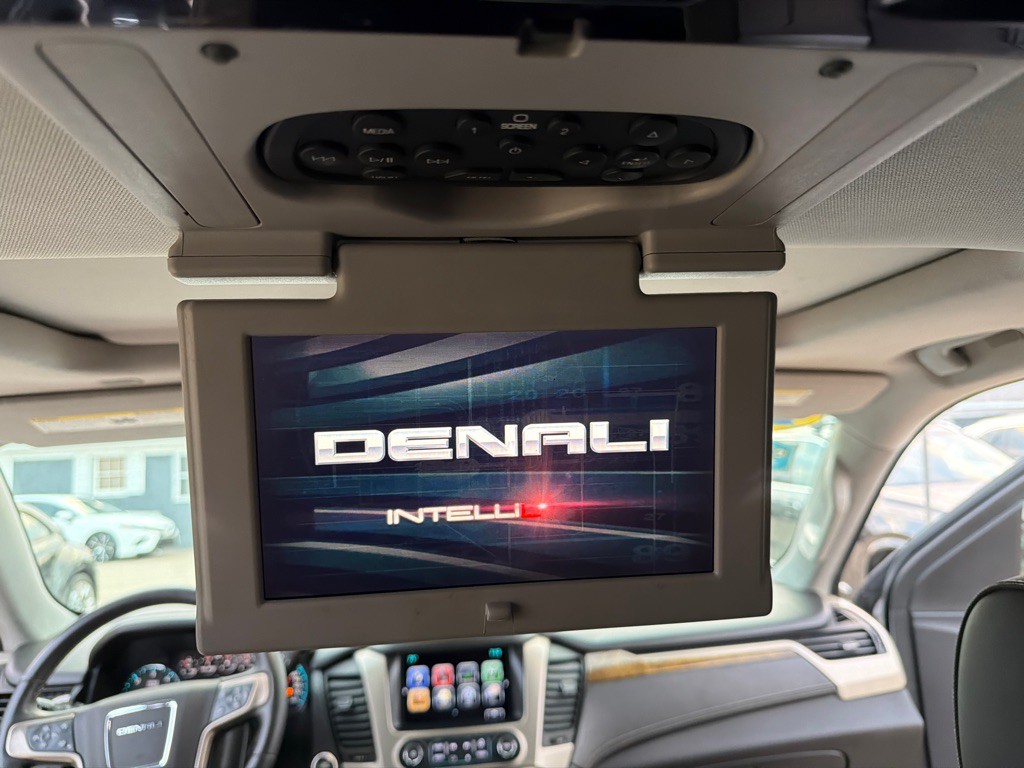 2017 GMC Yukon Image 38