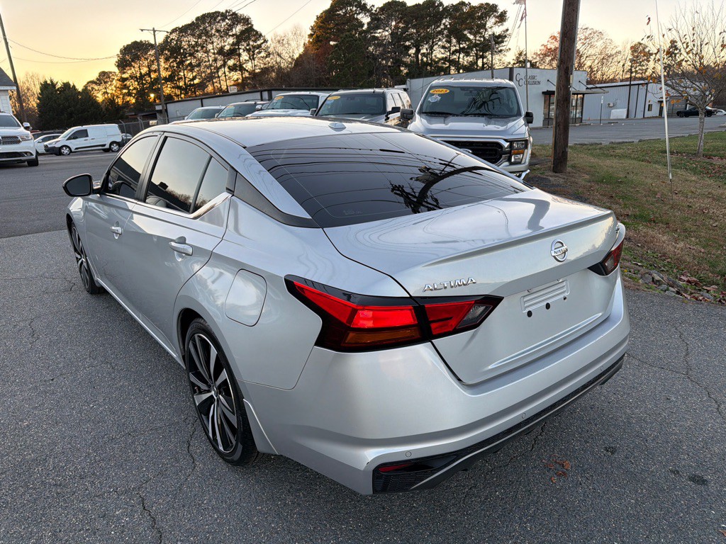 2021 Nissan Altima Image 7