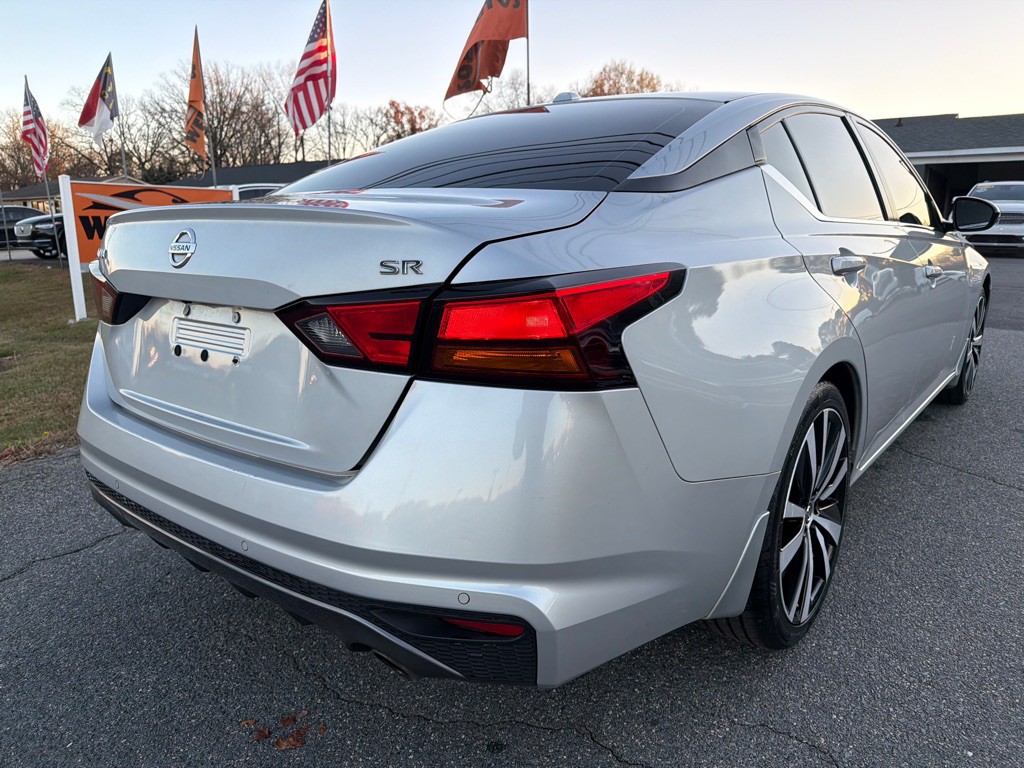 2021 Nissan Altima Image 11