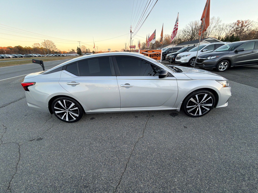 2021 Nissan Altima Image 13