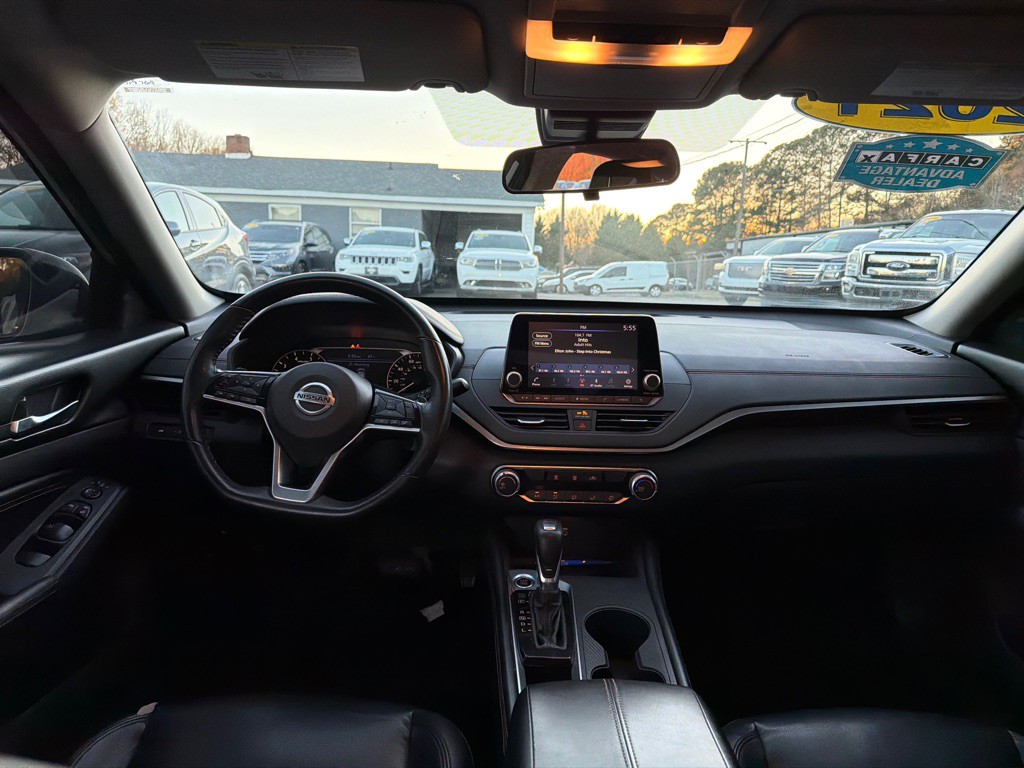2021 Nissan Altima Image 16