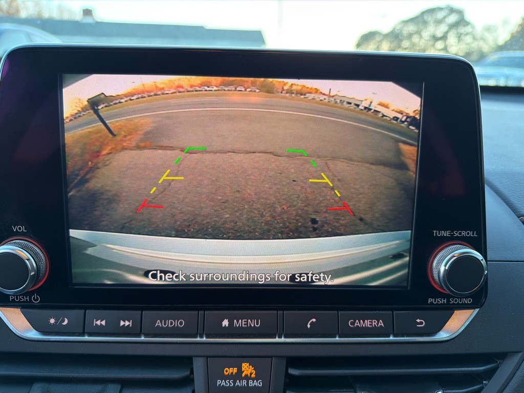 2021 Nissan Altima Image 21