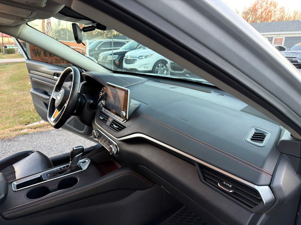 2021 Nissan Altima Image 25