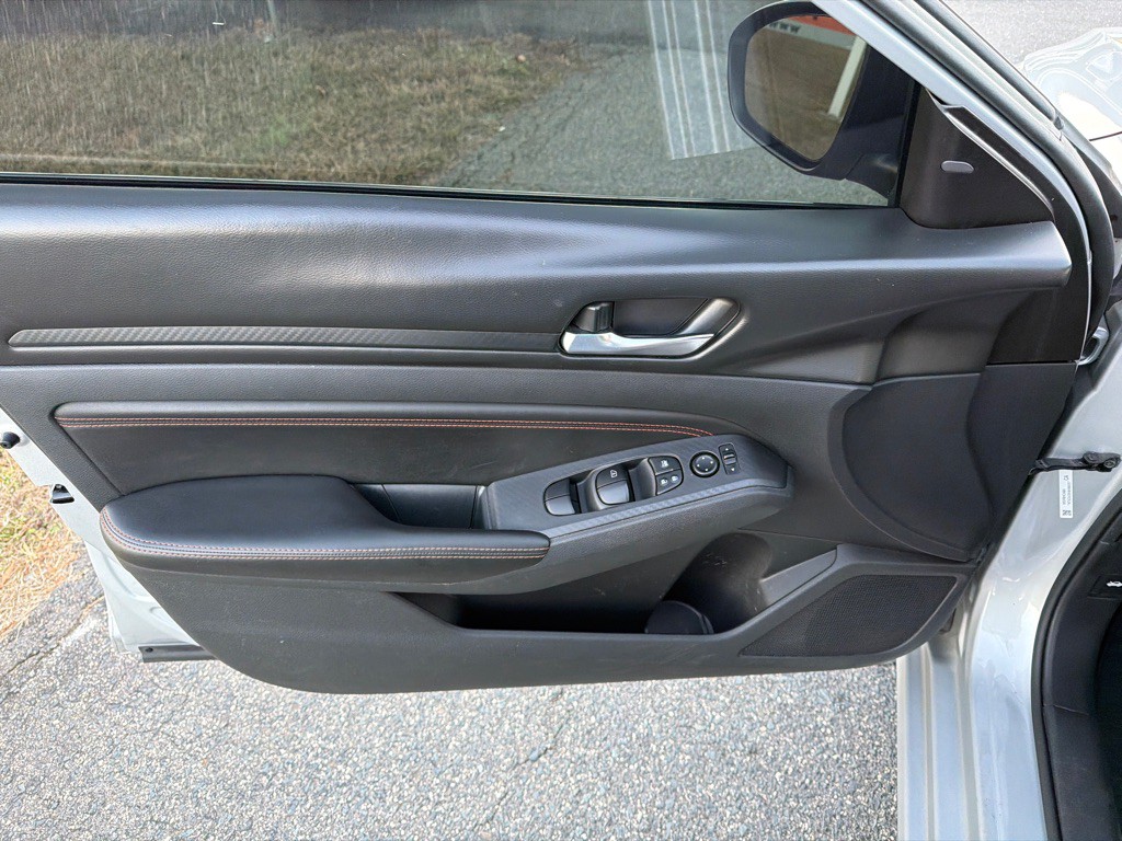 2021 Nissan Altima Image 31