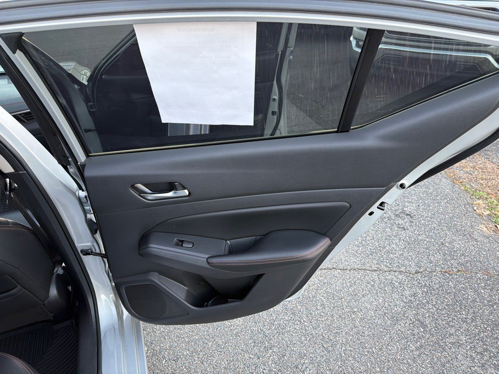 2021 Nissan Altima Image 32