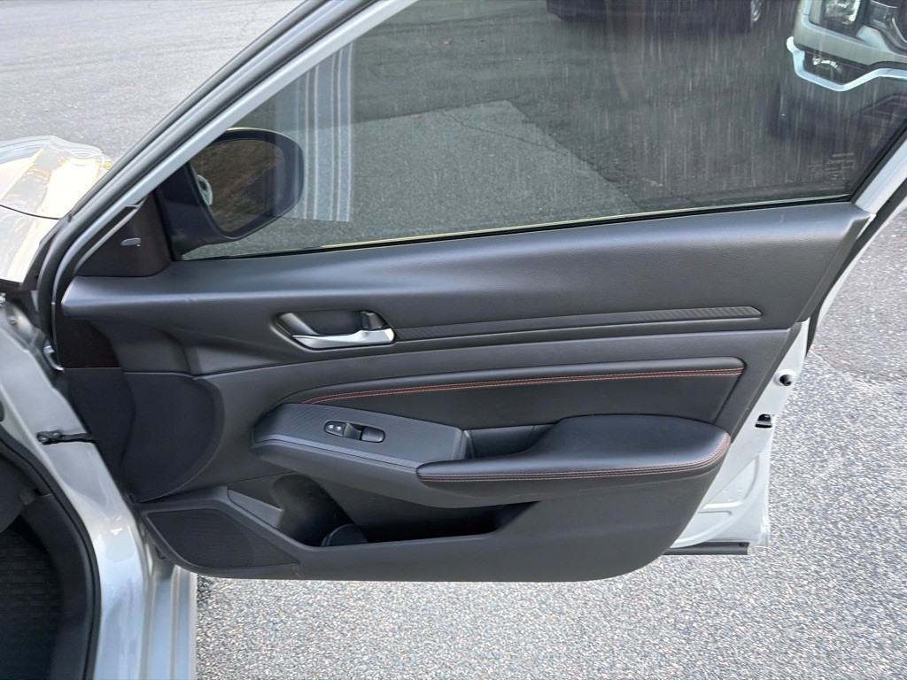 2021 Nissan Altima Image 33