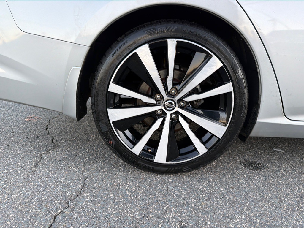 2021 Nissan Altima Image 35