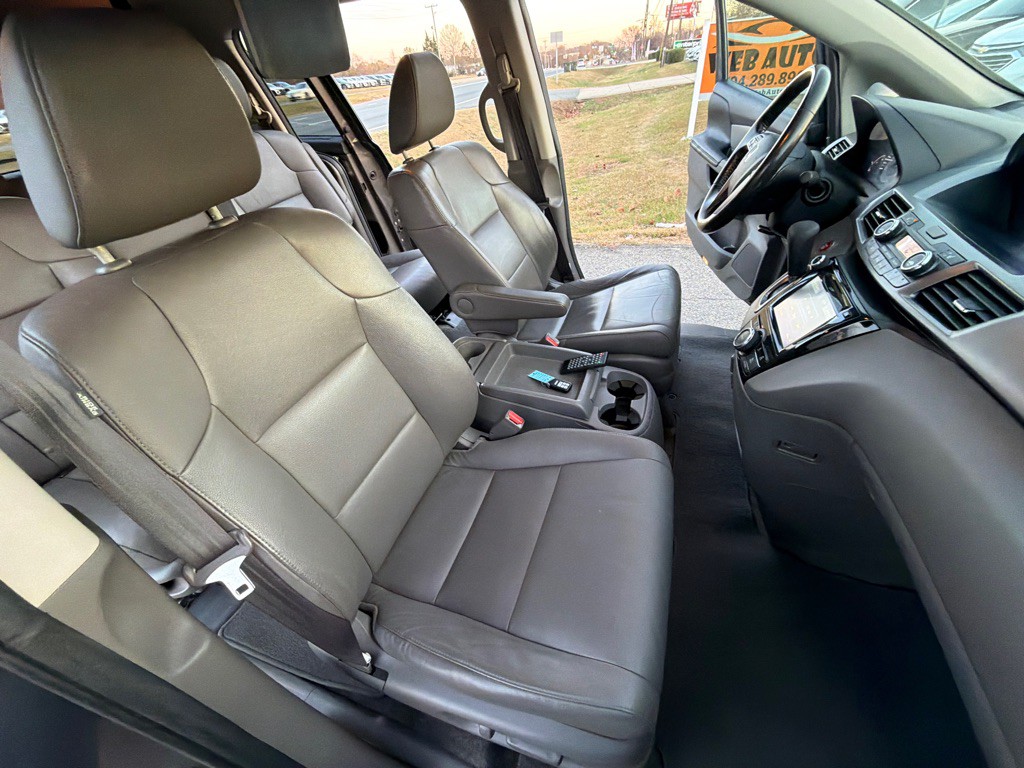 2016 Honda Odyssey Image 31