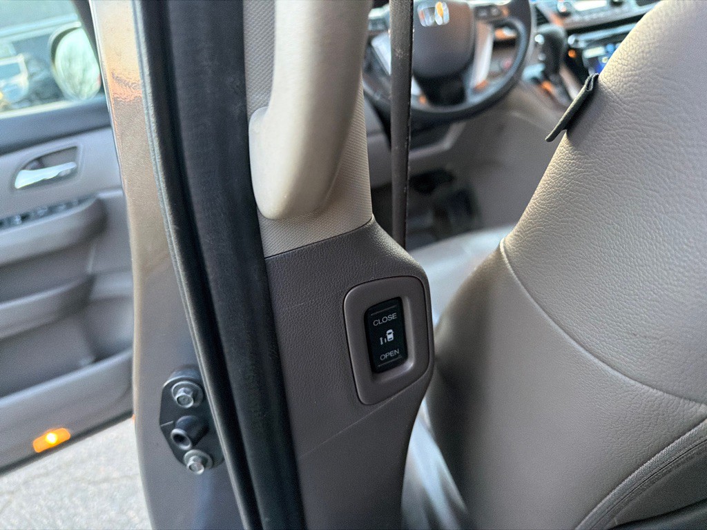 2016 Honda Odyssey Image 36