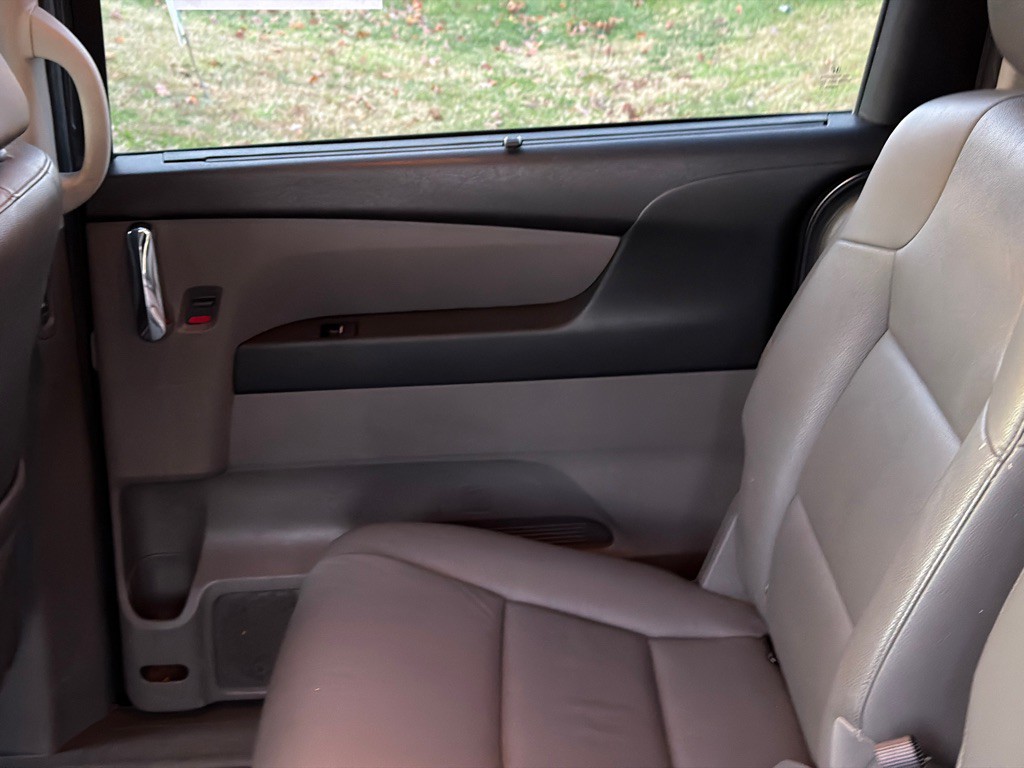 2016 Honda Odyssey Image 41