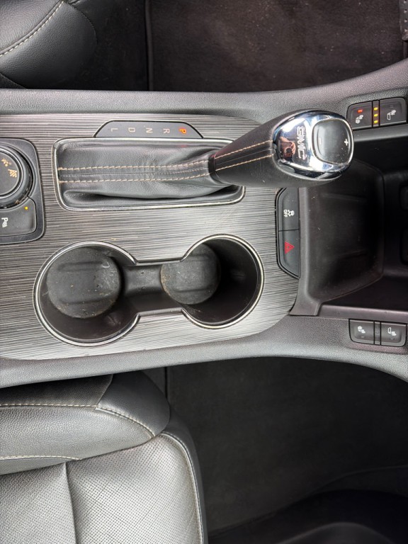 2017 GMC Acadia Image 25