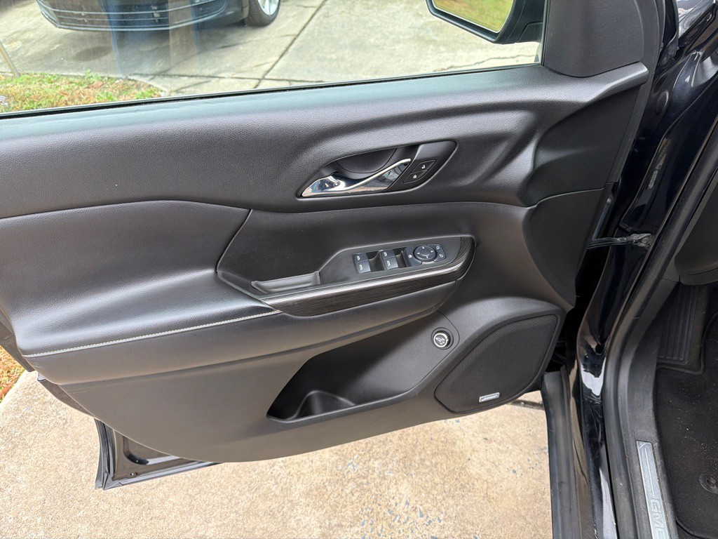 2017 GMC Acadia Image 38