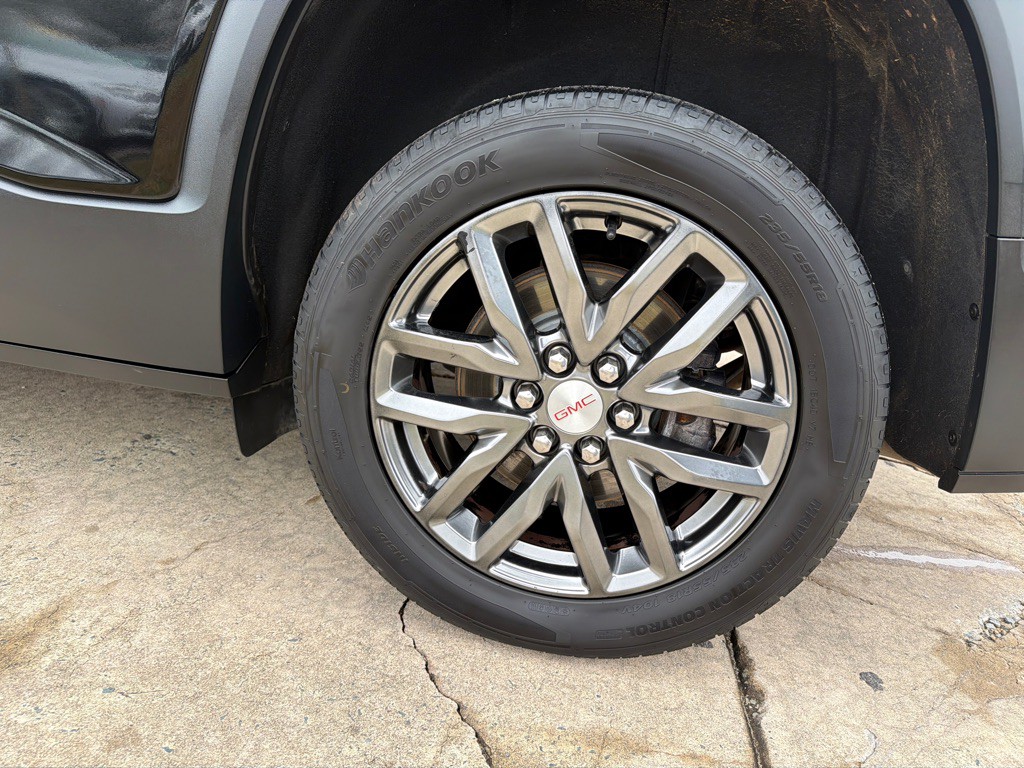 2017 GMC Acadia Image 40