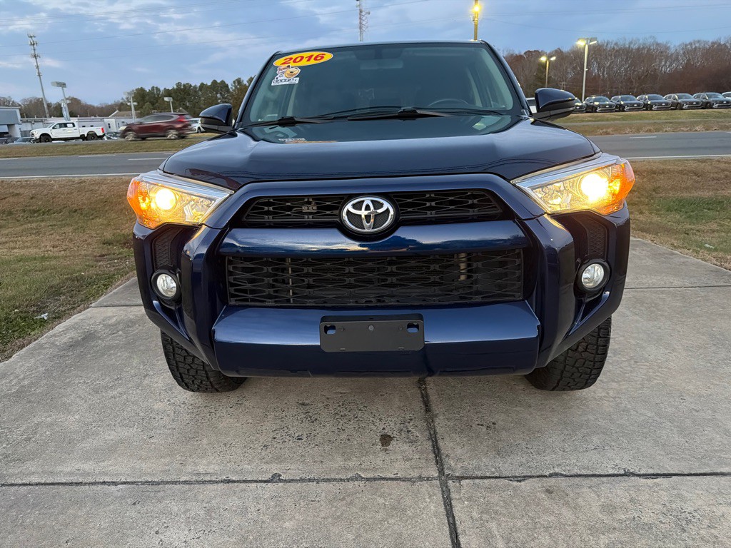 2016 Toyota 4Runner Image 3